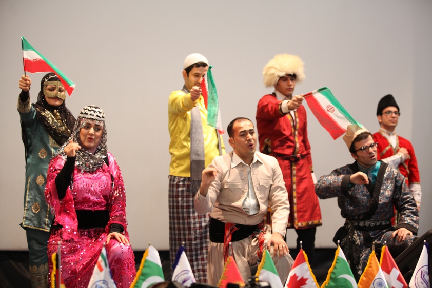 سرود ای ایران با اجرای گروه ناشنوایان دستان گویا